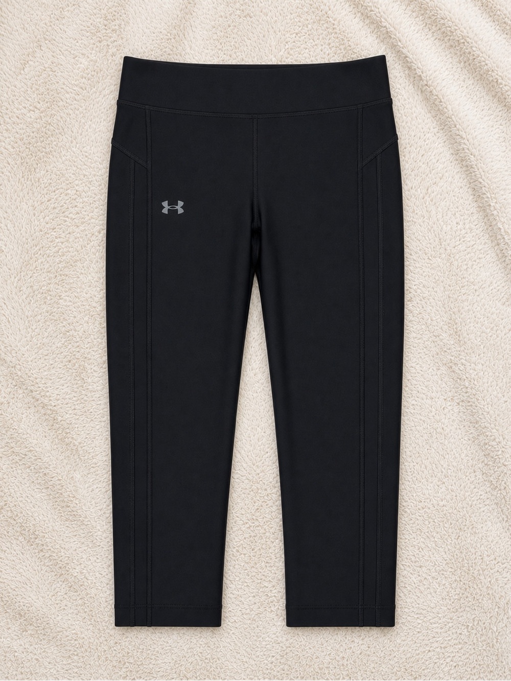 Under Armour Girls Youth Medium Black Capri Leggings | Athletic Performance